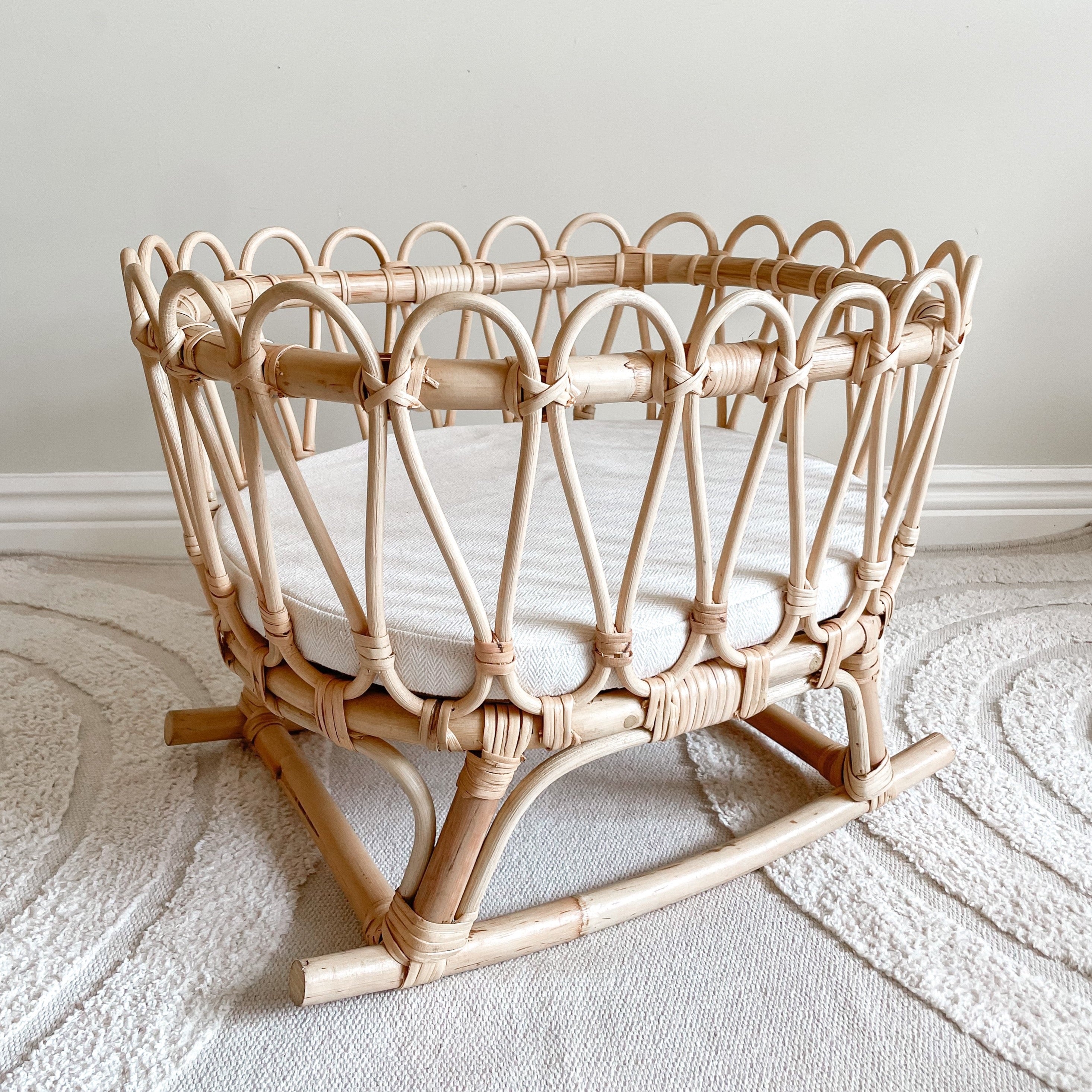 Wicker cheap bassinet rocker